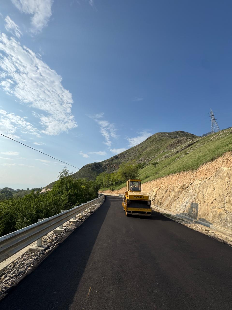 Road macadamization at Mansbal Lake