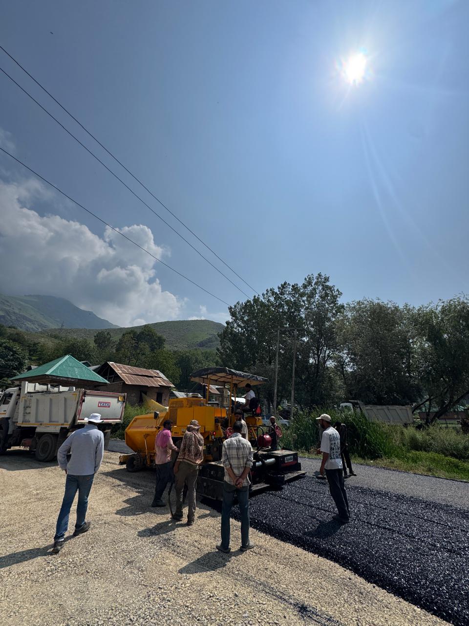 Road macadamization at Mansbal Lake