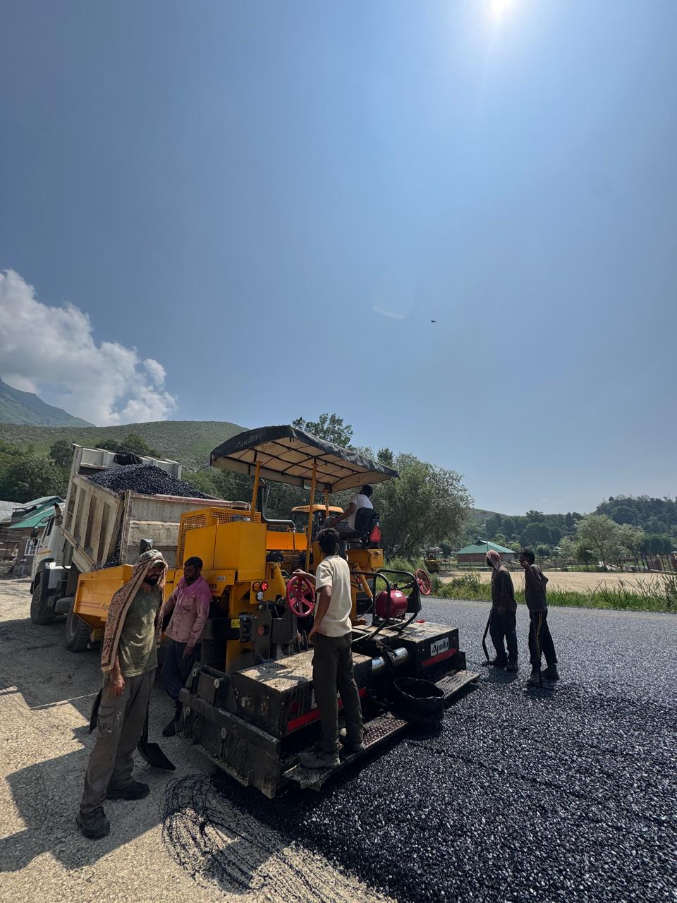 Road macadamization at Mansbal Lake